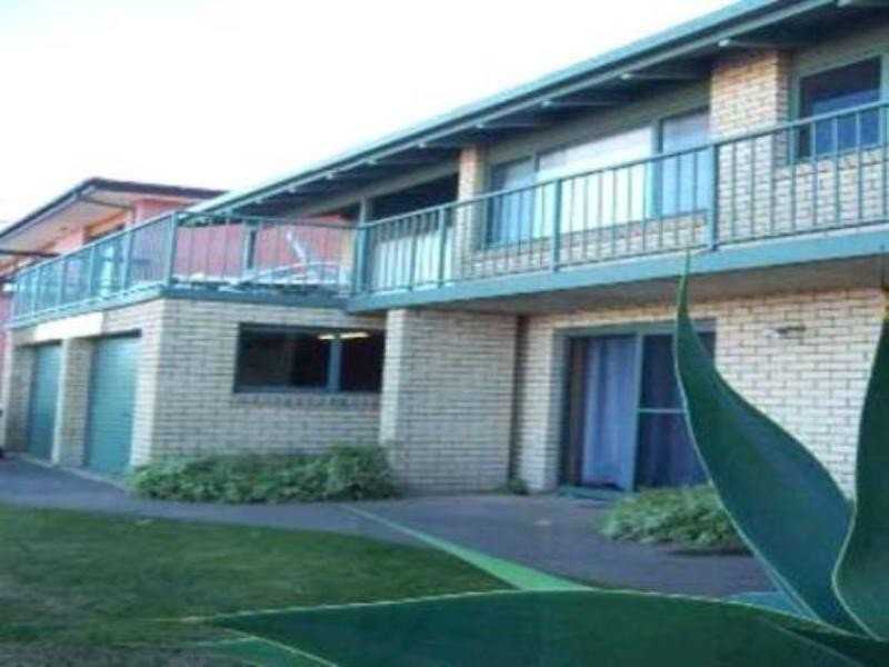 8 Beach Road, Mollymook NSW 2539