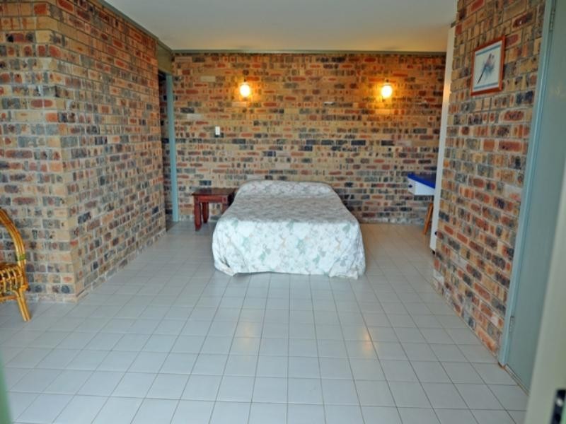 8 Beach Road, Mollymook NSW 2539