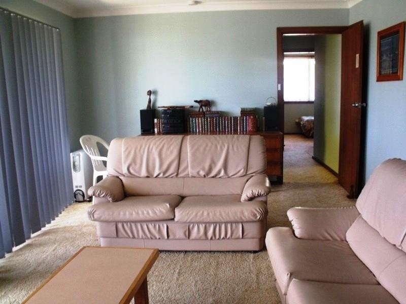 3 Booth Avenue, Narrawallee NSW 2539