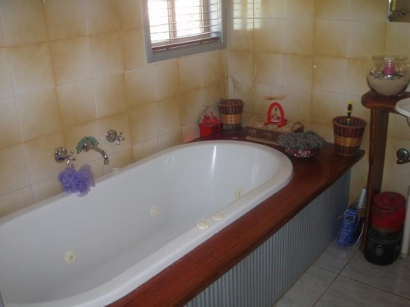 21 Leigh Crescent, Ulladulla NSW 2539