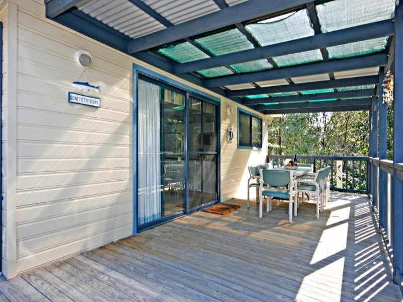 16 Manning Avenue, Narrawallee NSW 2539