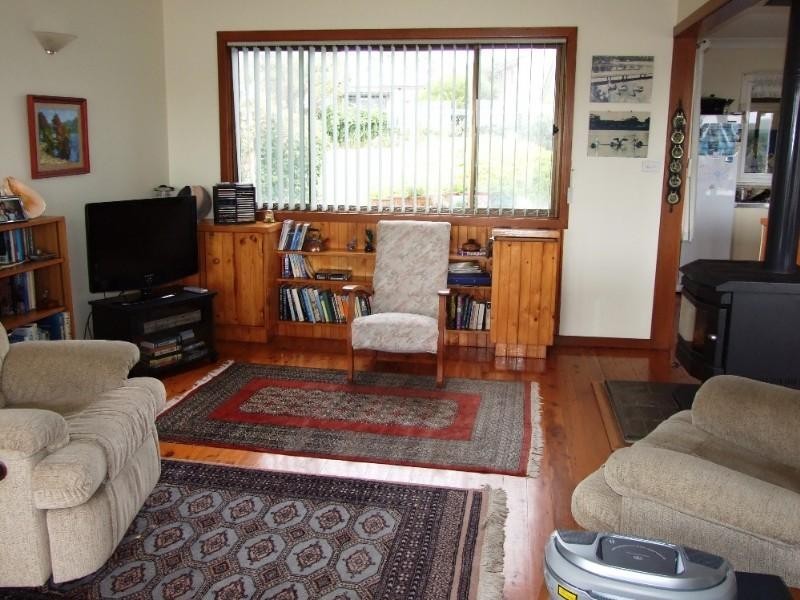 9 Seaside Parade, Dolphin Point NSW 2539