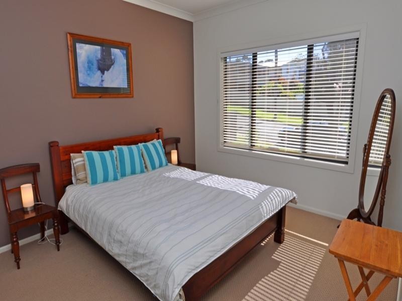 76 Carroll Avenue, Mollymook NSW 2539