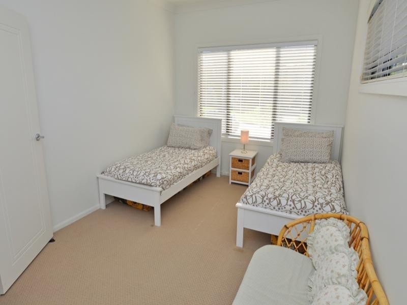 76 Carroll Avenue, Mollymook NSW 2539