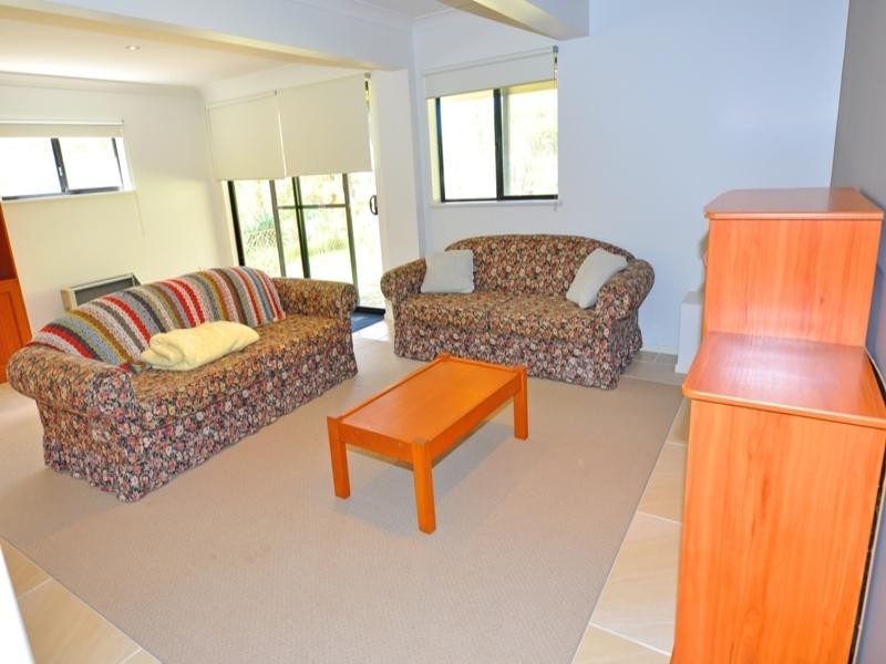 76 Carroll Avenue, Mollymook NSW 2539