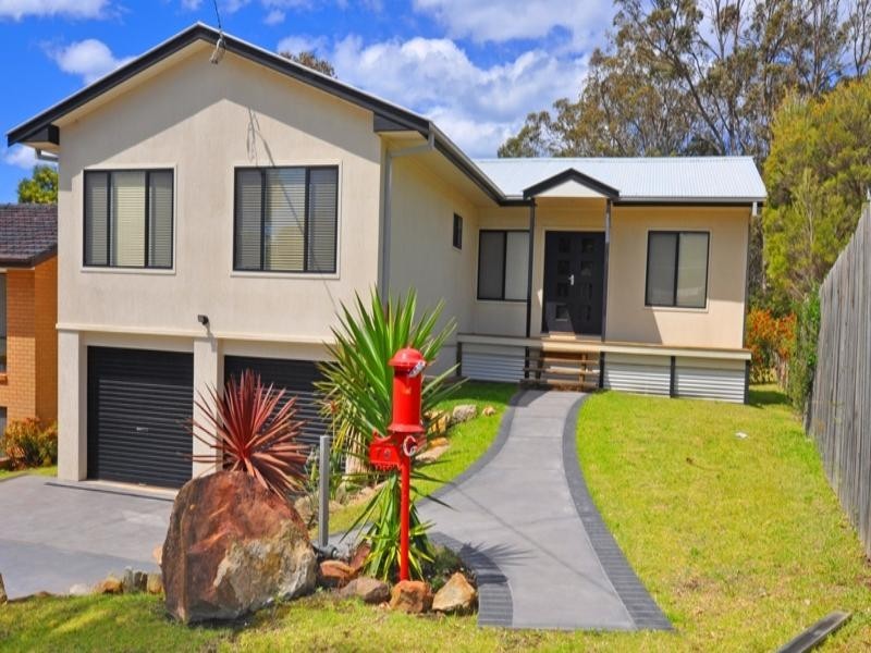 76 Carroll Avenue, Mollymook NSW 2539