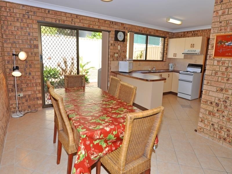 4/14 Davies Street, Mollymook NSW 2539