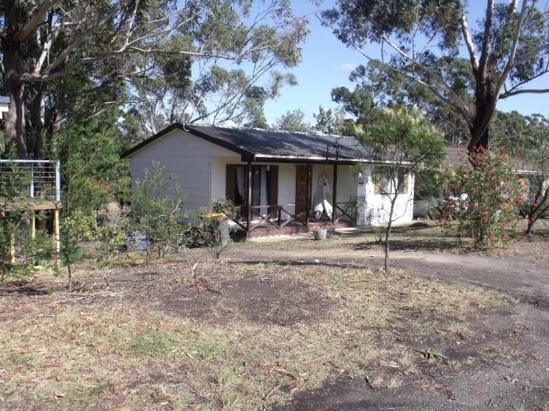 9 Ross Avenue, Narrawallee NSW 2539