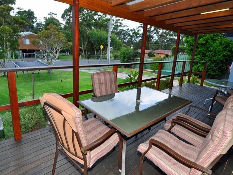 19 River Road, Lake Tabourie NSW 2539