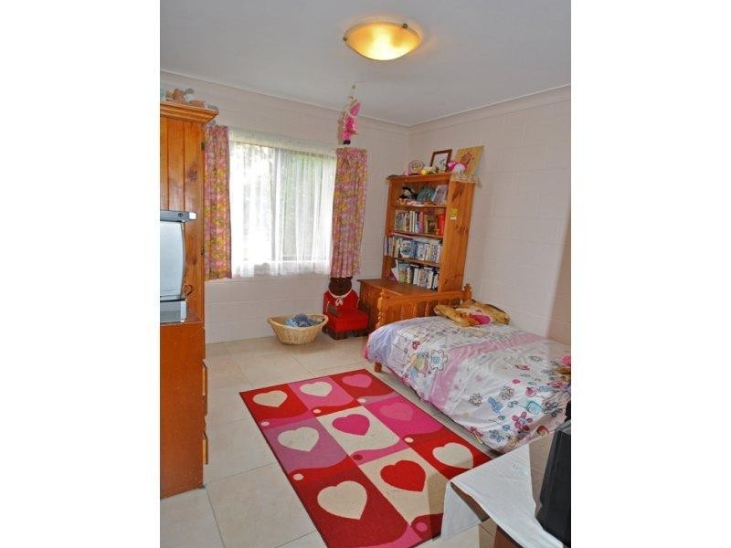 19 River Road, Lake Tabourie NSW 2539