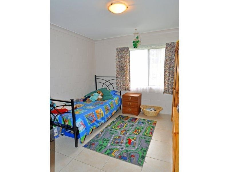 19 River Road, Lake Tabourie NSW 2539