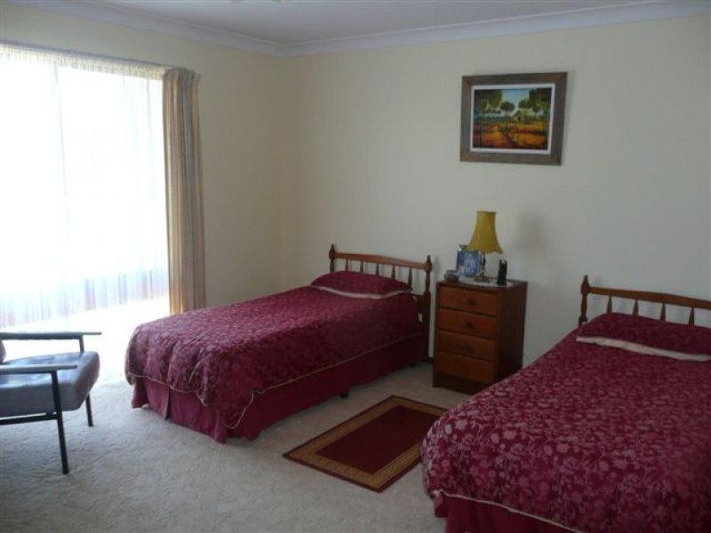 13 Kendall Crescent, Burrill Lake NSW 2539