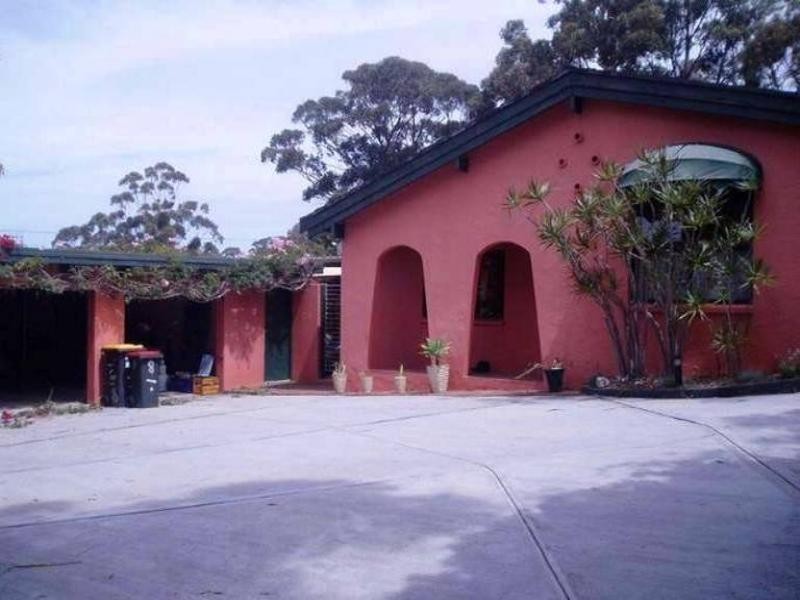 8 Ocean Street, Mollymook NSW 2539