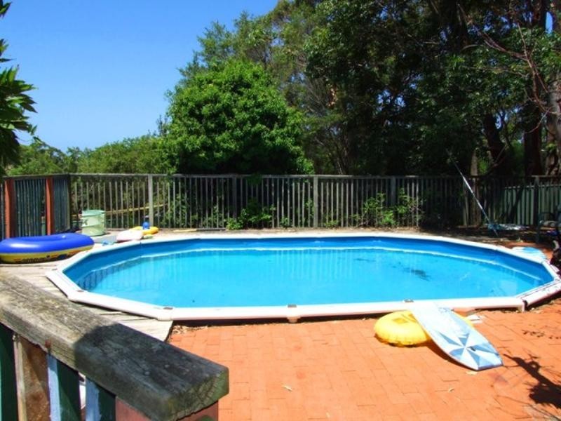 8 Ocean Street, Mollymook NSW 2539