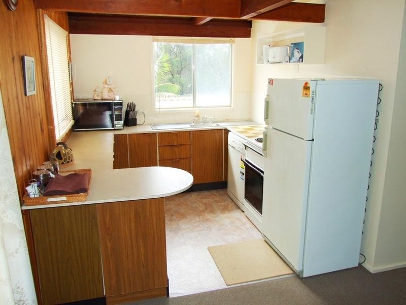 18 Princes Highway, Burrill Lake NSW 2539