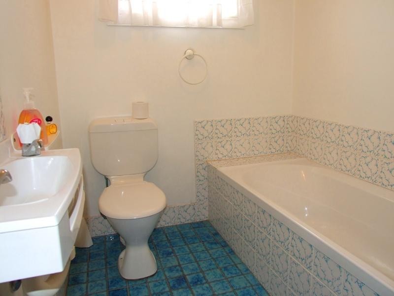 18 Princes Highway, Burrill Lake NSW 2539