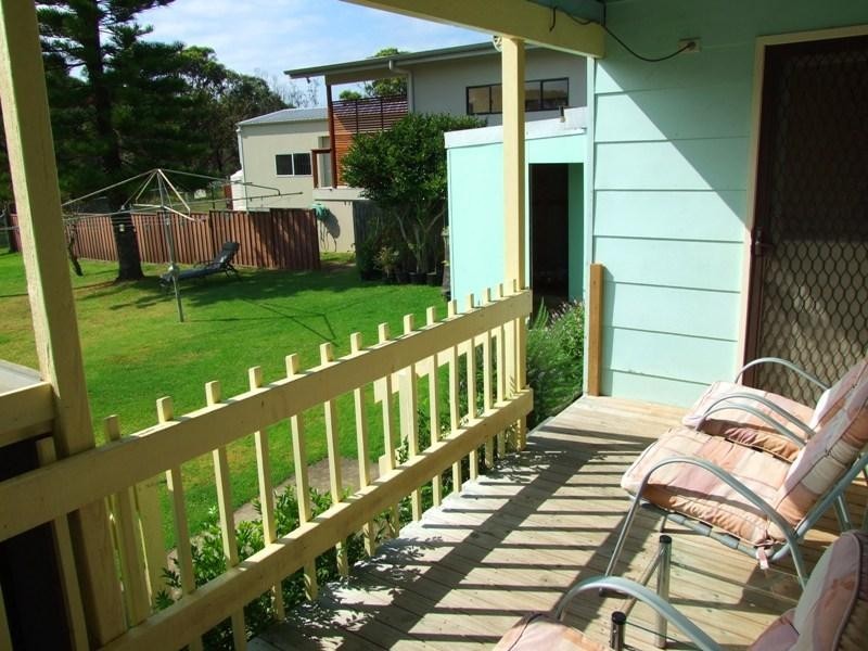 18 Princes Highway, Burrill Lake NSW 2539