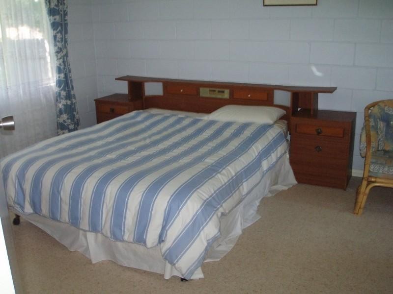 15 Latta Street, Mollymook NSW 2539