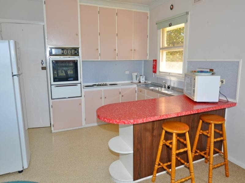 27 Seaside Parade, Dolphin Point NSW 2539