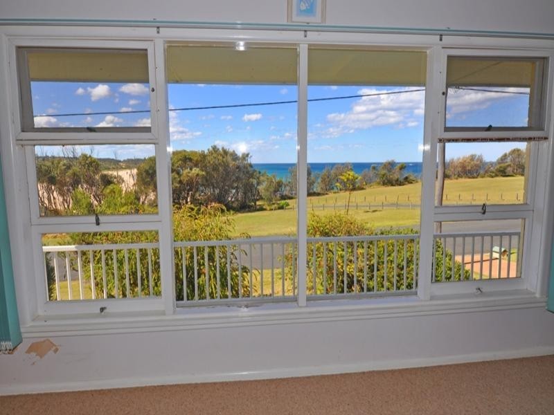 27 Seaside Parade, Dolphin Point NSW 2539