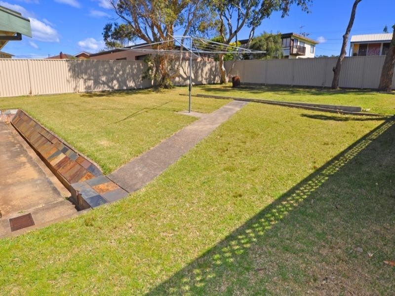 27 Seaside Parade, Dolphin Point NSW 2539