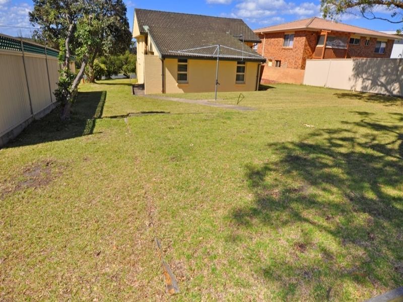 27 Seaside Parade, Dolphin Point NSW 2539