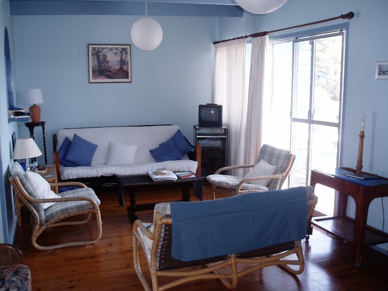 8 Buckland Street, Mollymook NSW 2539