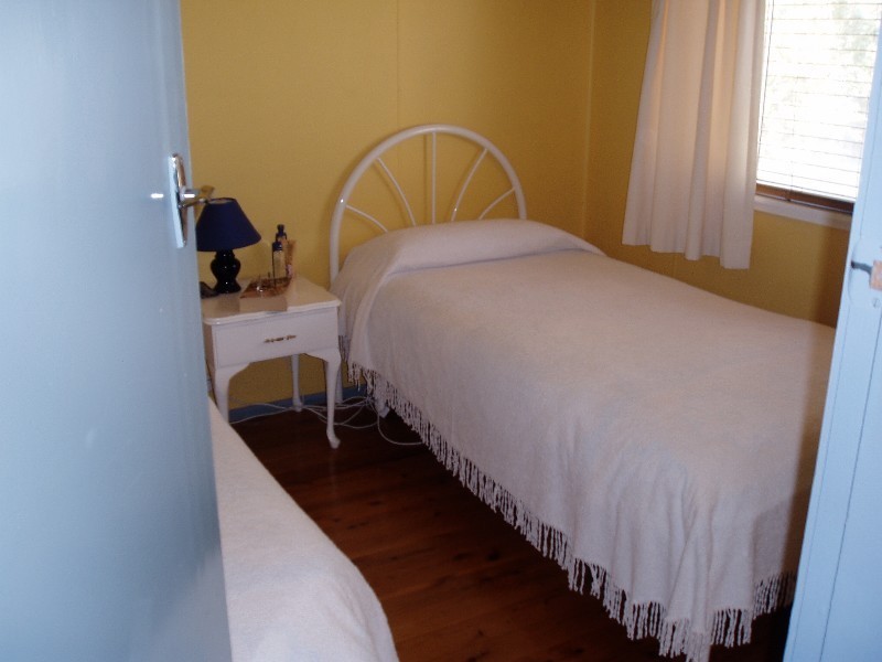 8 Buckland Street, Mollymook NSW 2539