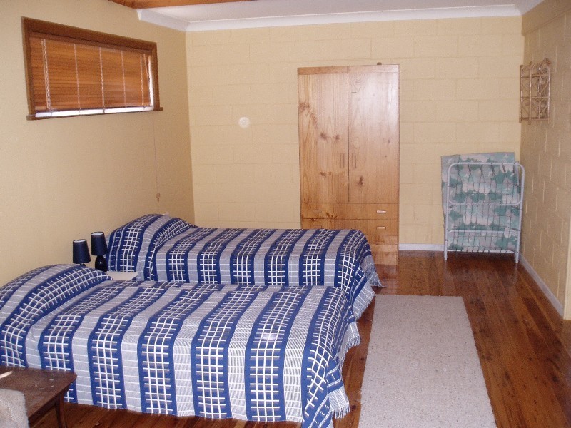 8 Buckland Street, Mollymook NSW 2539