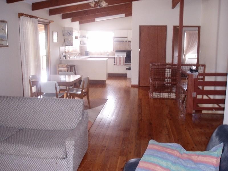 9 Latta Street, Mollymook NSW 2539