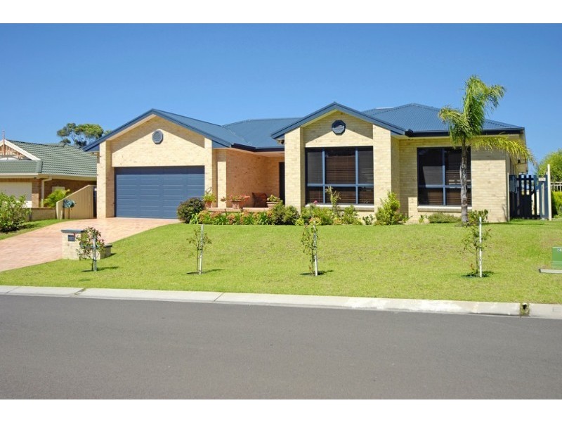 32 Walpole Avenue, Ulladulla NSW 2539