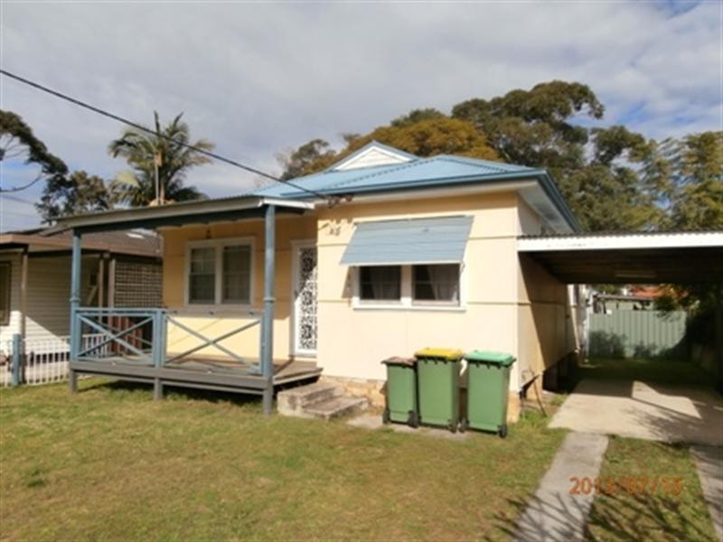 52 Dunalban Avenue, Woy Woy NSW 2256