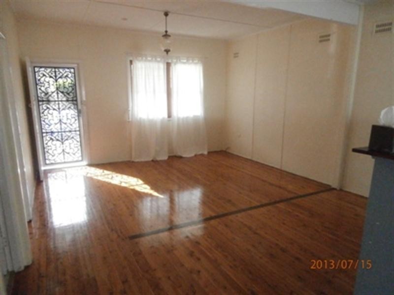 52 Dunalban Avenue, Woy Woy NSW 2256