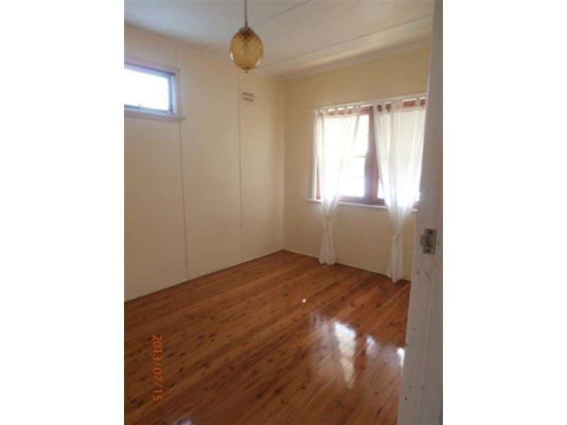 52 Dunalban Avenue, Woy Woy NSW 2256