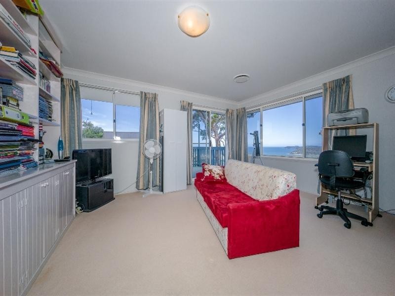 9 The Palisade, Umina Beach NSW 2257