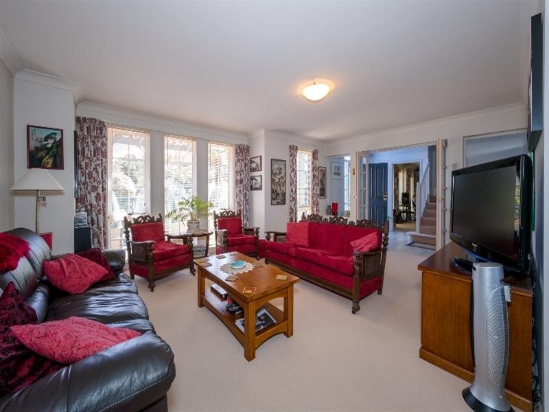 9 The Palisade, Umina Beach NSW 2257