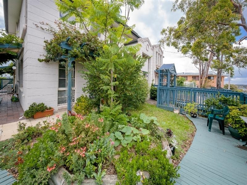 9 The Palisade, Umina Beach NSW 2257