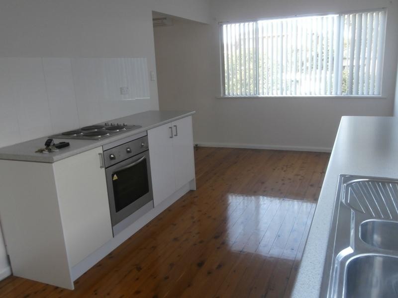 33 Honeysuckle Street, Umina Beach NSW 2257