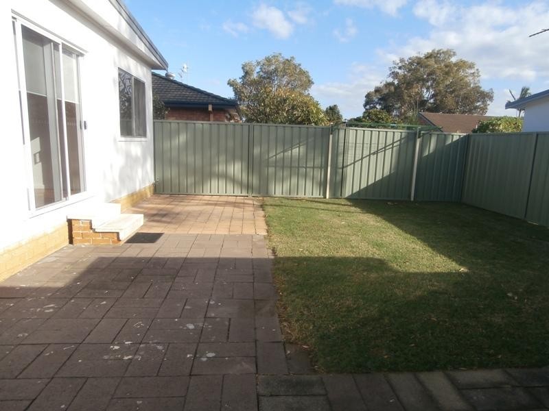 33 Honeysuckle Street, Umina Beach NSW 2257