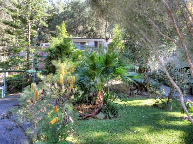 9 Palmtree Grove, Umina Beach NSW 2257