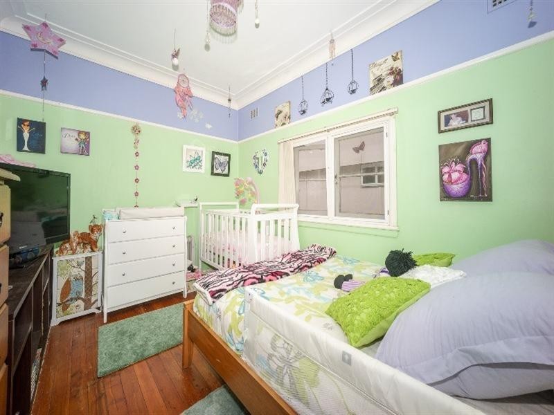 10 Sylvania Road, Umina Beach NSW 2257