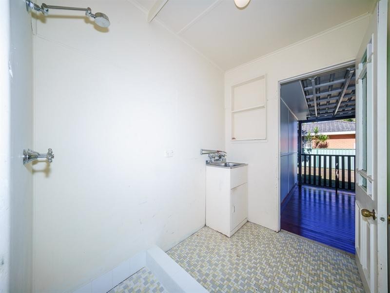 4 Veron Road, Umina Beach NSW 2257