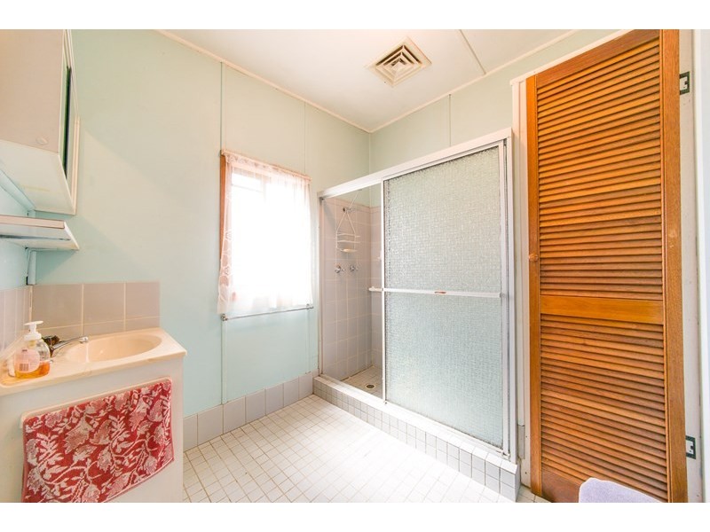 27 Hobart Avenue, Umina Beach NSW 2257