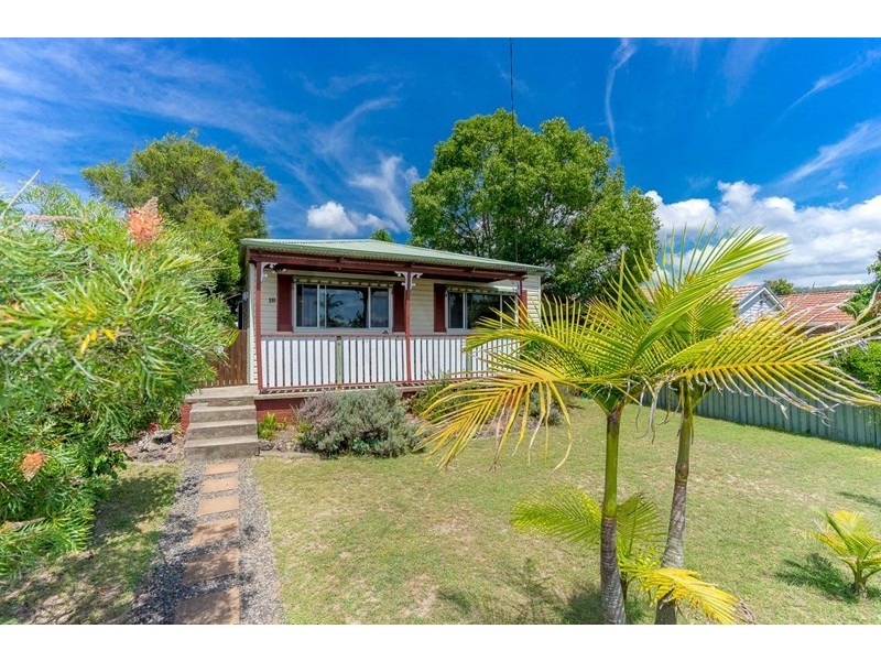 18 Pozieres Avenue, Umina Beach NSW 2257