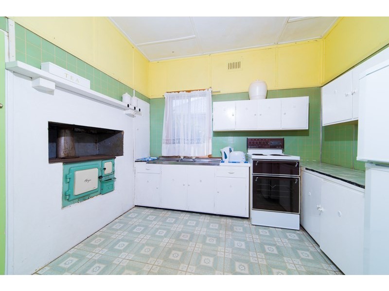 35 Beach Street, Ettalong Beach NSW 2257