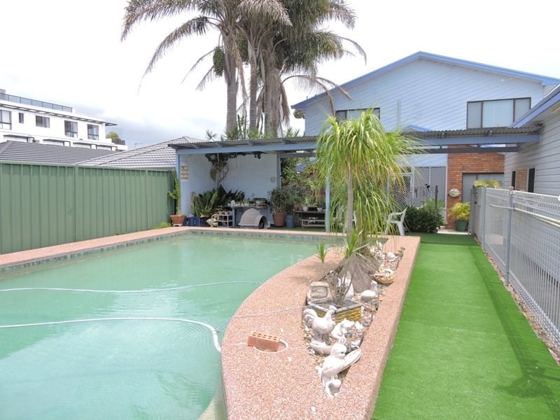 68 Lakeside Parade, The Entrance NSW 2261