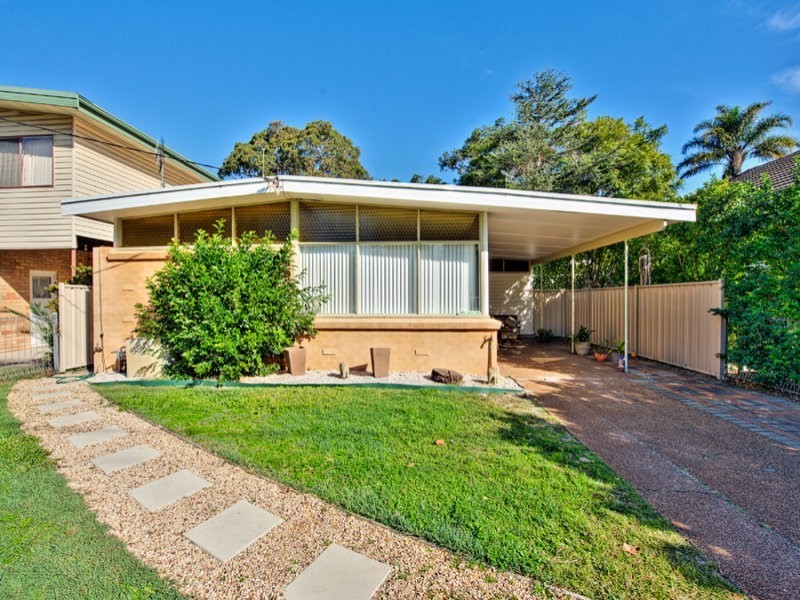 12 Lakeview Parade, Umina Beach NSW 2257