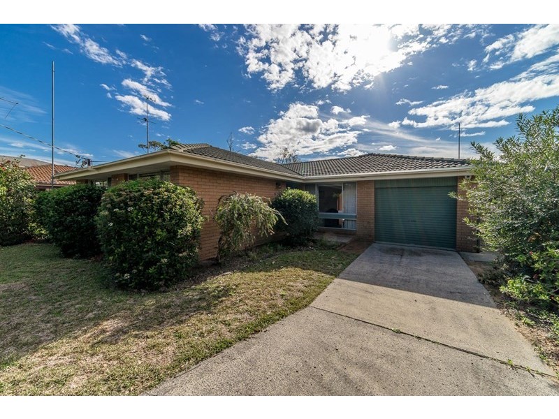 11 Cambridge Street, Umina Beach NSW 2257