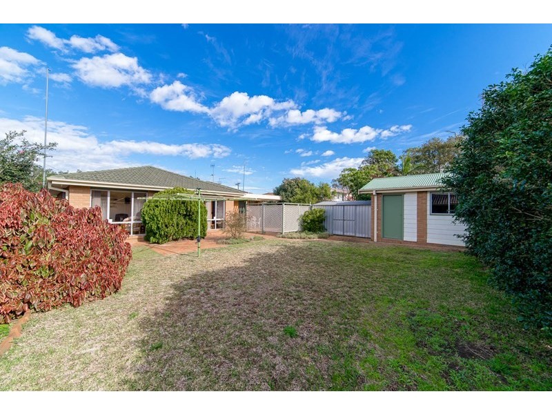 11 Cambridge Street, Umina Beach NSW 2257