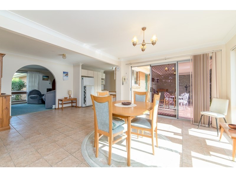 11 Cambridge Street, Umina Beach NSW 2257